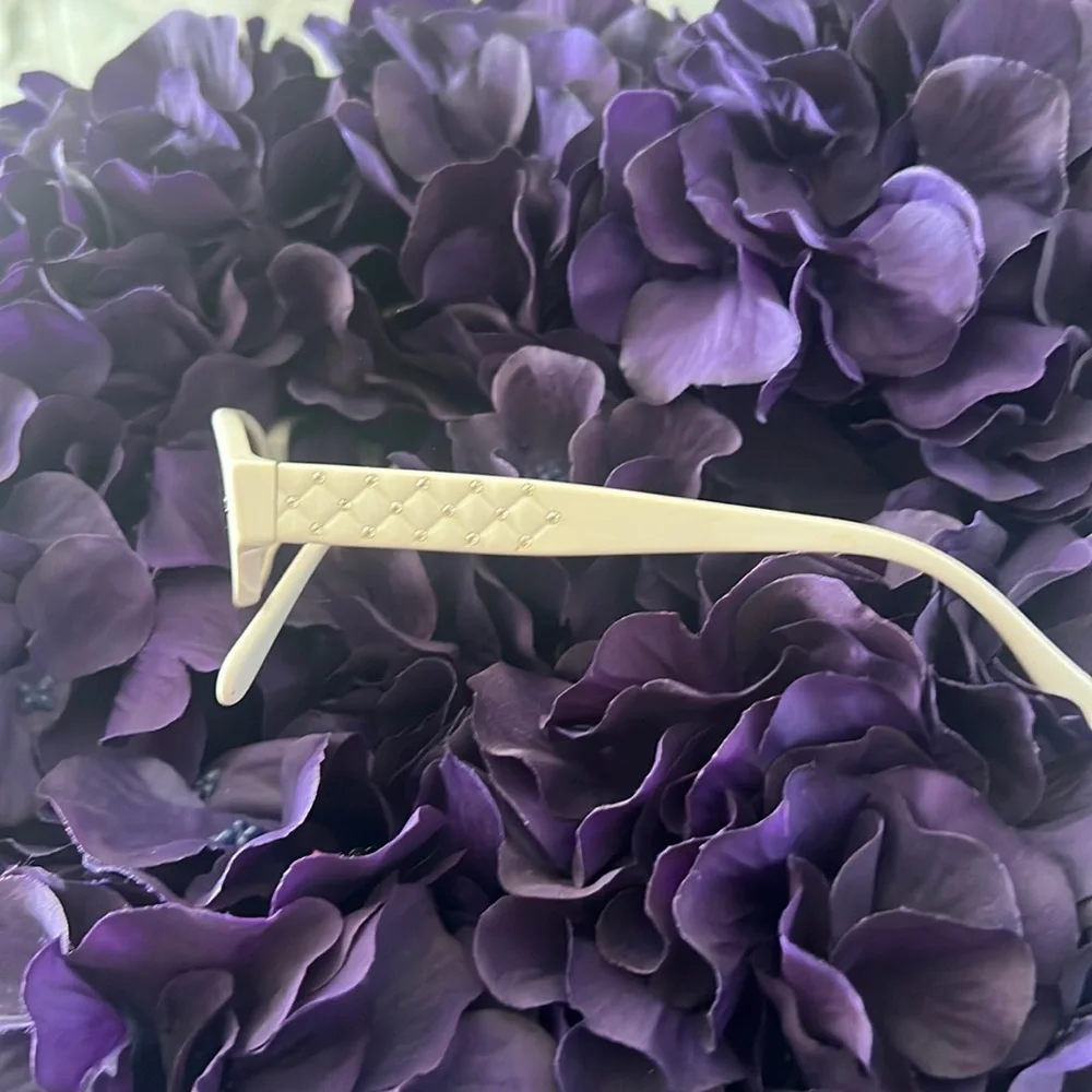 CHANEL Slim Sunglasses‎ w/swarovski Stone at the Frame Original Lens w/hardcase